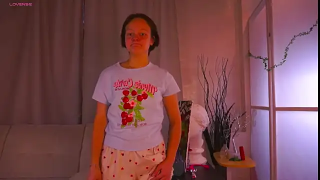 VeliaRogoff online show from October 29, 2025, 8:38 am