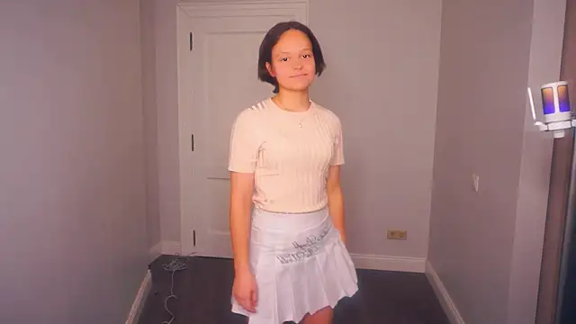 VeliaRogoff online show from November 22, 2025, 2:05 pm