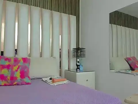 Snapshot of AmbarGills chatting on October 10, 2025, 12:48 pm AmbarGills online show from October 10, 2025, 12:48 pm