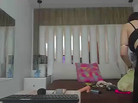 Snapshot of AmbarGills chatting on October 31, 2025, 1:45 pm AmbarGills online show from October 31, 2025, 1:45 pm