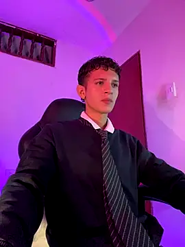 tylernova online show from November 6, 2025, 4:02 am