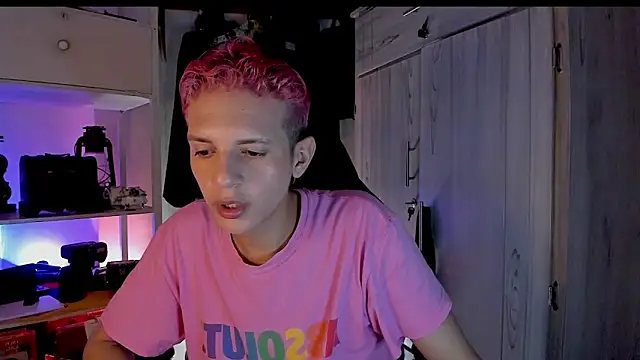 tylernova online show from November 21, 2025, 4:00 am