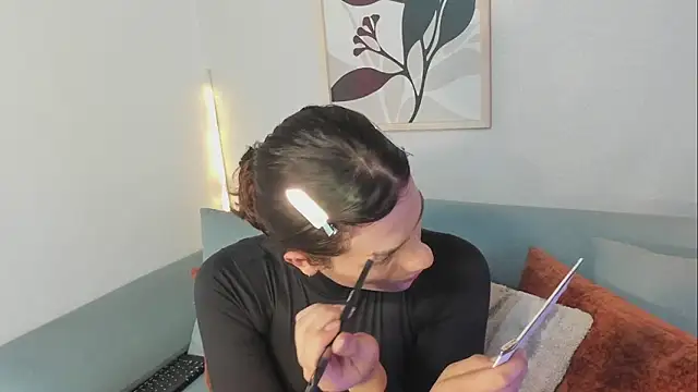 KassMonroe online show from April 10, 2026, 8:02 pm