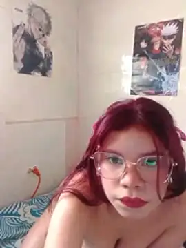 Snapshot of Redheadqueen chatting on October 23, 2025, 5:12 pm Redheadqueen online show from October 23, 2025, 5:12 pm