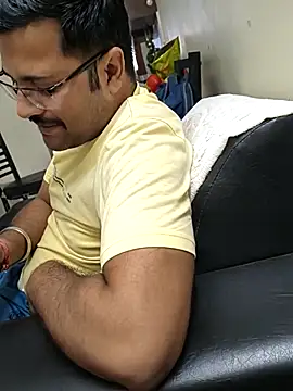 Snapshot of Yogesh_89 chatting on October 9, 2025, 12:52 am Yogesh 89 online show from October 9, 2025, 12:52 am