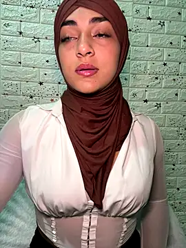 Snapshot of CelestSkyy chatting on December 20, 2025, 3:57 am CelestSkyy online show from December 20, 2025, 3:57 am