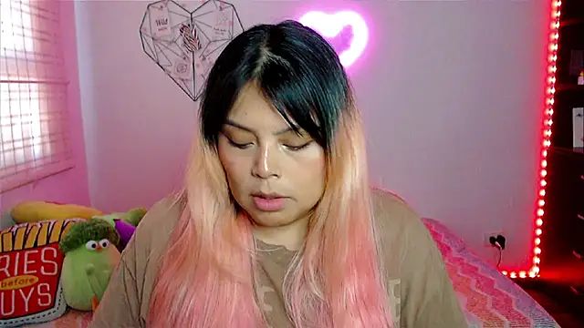 EllieMoonX online show from February 4, 2026, 10:15 pm