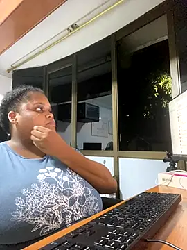 gabrielabrunette69 online show from October 30, 2025, 6:15 am