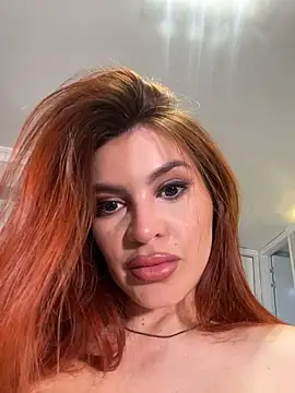 AbrilColls  online show from June 6, 2026, 12:05 am