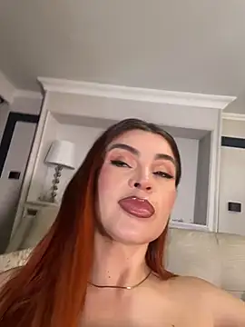 AbrilColls  online show from June 10, 2026, 12:55 am