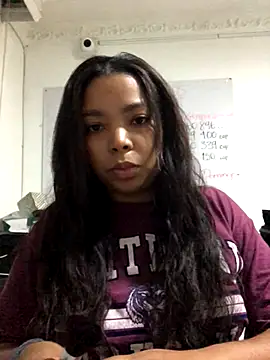 Sara Coopers online show from November 4, 2025, 11:15 pm