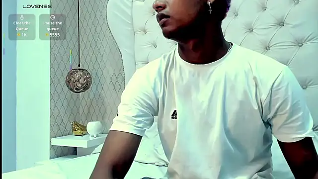 MorenitoDigno online show from January 10, 2026, 6:42 pm