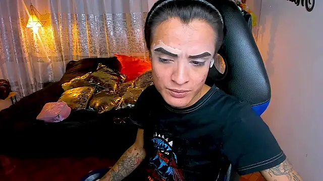 ZAMMIRA online show from November 15, 2025, 10:59 pm