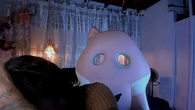 ZAMMIRA online show from November 23, 2025, 5:18 am