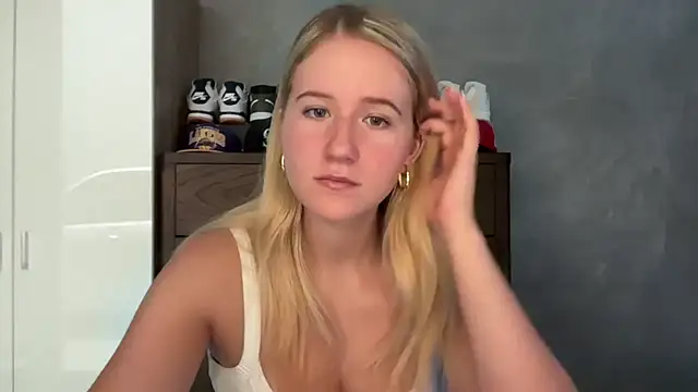 itssosierra online show from April 23, 2026, 4:24 am