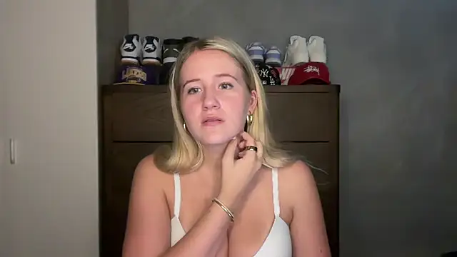 itssosierra online show from April 29, 2026, 8:29 am