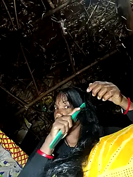 Cutsedi3 online show from November 4, 2025, 9:47 pm