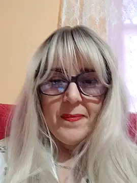 Amelialove42 online show from November 2, 2025, 1:24 pm