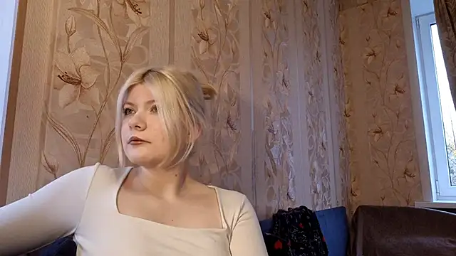 EllenMompoint online show from October 28, 2025, 7:23 am