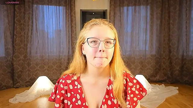 AlinaAldrete online show from October 30, 2025, 4:25 am