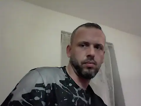 Snapshot of Mike_3789 chatting on October 9, 2025, 5:55 pm Mike 3789 online show from October 9, 2025, 5:55 pm