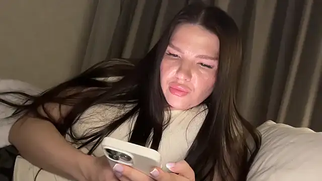 Seysolia online show from April 17, 2026, 10:24 pm