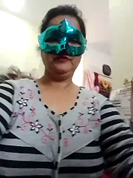 Honey-26 online show from November 28, 2025, 6:38 am