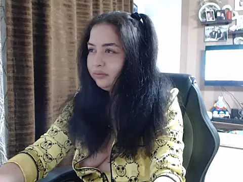 SelinaValdez online show from October 9, 2025, 7:12 pm