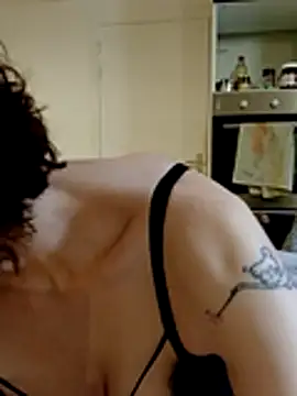 labellerose online show from February 24, 2026, 6:06 pm