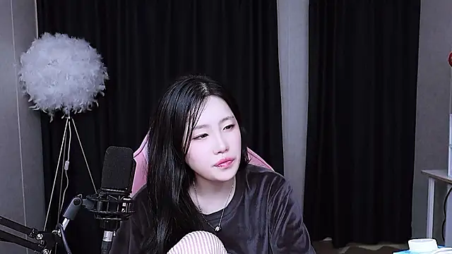 MISA 02 online show from November 3, 2025, 12:50 pm