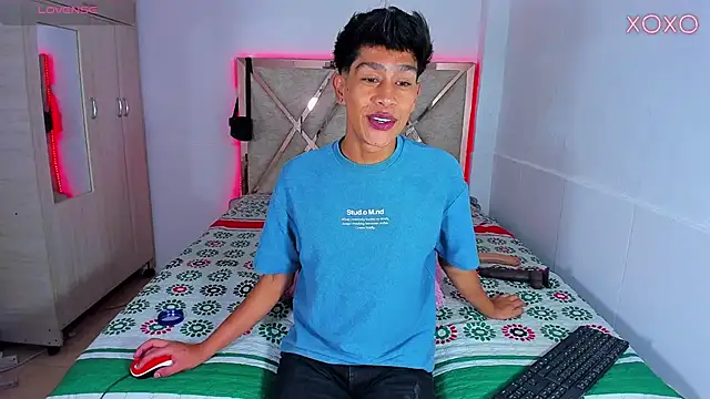 Jacovo2002 online show from October 20, 2025, 5:24 pm