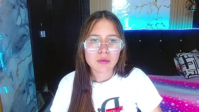 tinibunny online show from October 30, 2025, 8:31 pm