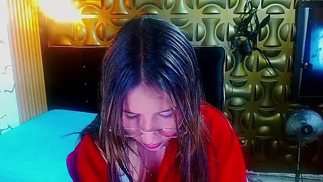 tinibunny online show from November 24, 2025, 7:57 pm