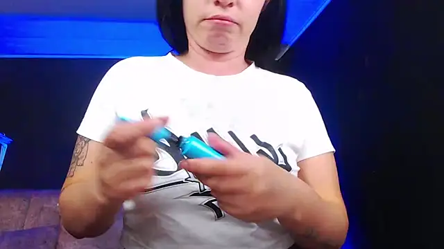 Liastark online show from November 29, 2025, 6:33 pm