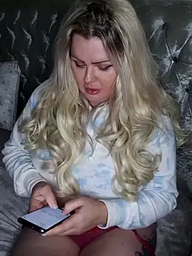 Sultress6969 online show from December 17, 2025, 8:15 pm