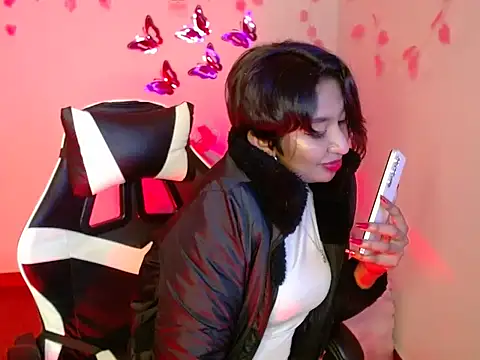 amber  666 online show from October 24, 2025, 1:35 am