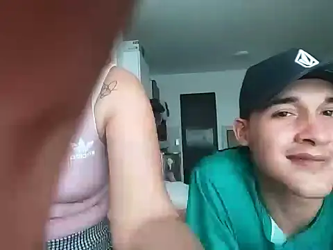 Snapshot of Cev_Am99 chatting on November 21, 2025, 6:06 pm Cev Am99 online show from November 21, 2025, 6:06 pm