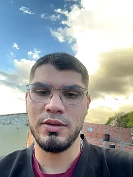 mirallesandbig online show from October 24, 2025, 10:06 pm