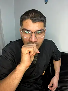 mirallesandbig online show from November 18, 2025, 10:47 pm