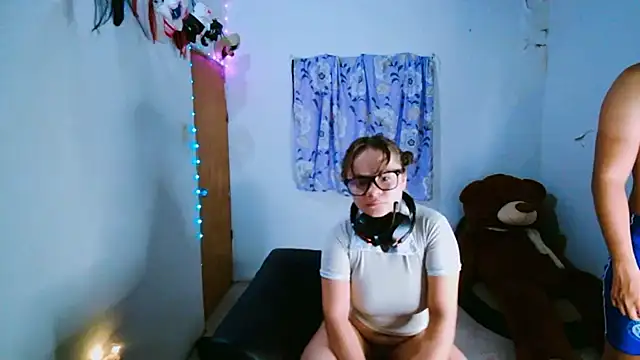 SweetRabbit29 online show from March 26, 2026, 9:20 pm