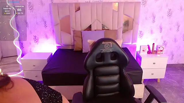 MARIANA TAY1 online show from November 6, 2025, 3:07 am