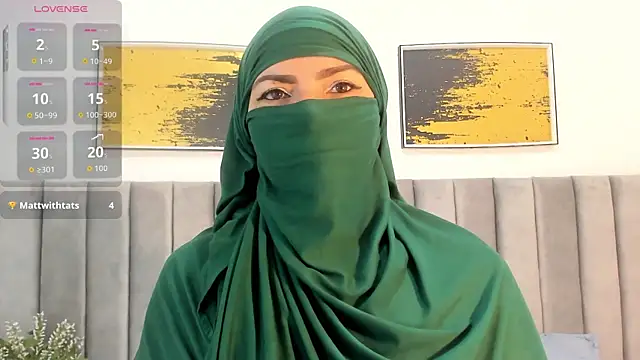  naylaa  online show from November 8, 2025, 4:01 am