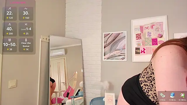 JulliRoss online show from November 11, 2025, 5:18 am