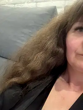 Butterfly8385 online show from October 17, 2025, 8:55 pm