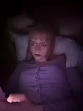 Snapshot of OpheliaMills chatting on October 12, 2025, 10:42 pm OpheliaMills online show from October 12, 2025, 10:42 pm