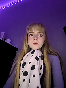 Snapshot of OpheliaMills chatting on November 7, 2025, 12:05 pm OpheliaMills online show from November 7, 2025, 12:05 pm