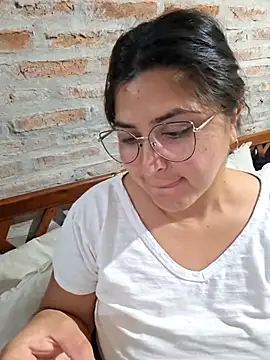 morenalatinaa online show from April 16, 2026, 2:34 am