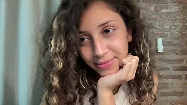 absoluthorrorfield online show from November 7, 2025, 4:34 am