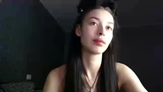 Daphne Darkthorn online show from November 26, 2025, 7:59 pm