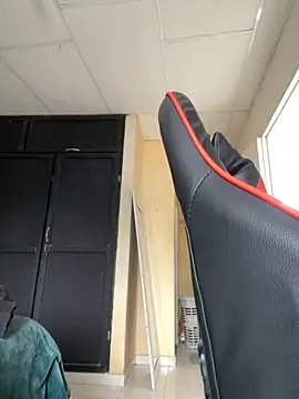 Im Camii online show from November 20, 2025, 5:34 pm